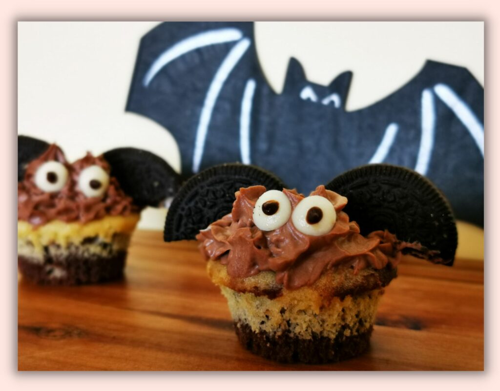 Halloweenowe muffinki – nietoperz